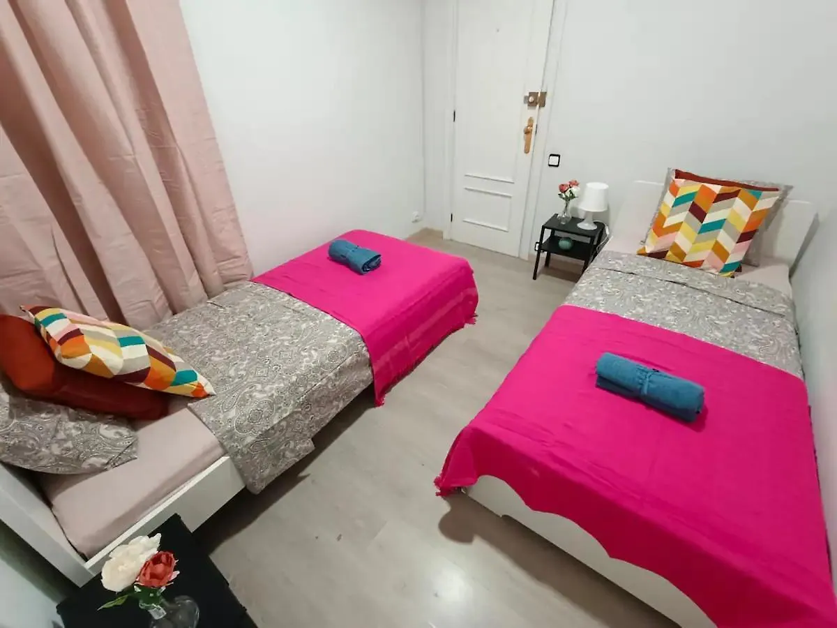 Nice Room By Eixample Barcellona 0*,  Spagna
